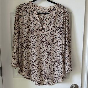 Relaxed Cream Speckled/Print Atwood V-Neck Blouse